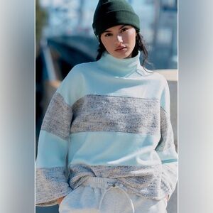 DAILY PRACTICE Mint & Gray Colorblock Turtleneck Sweater Size S